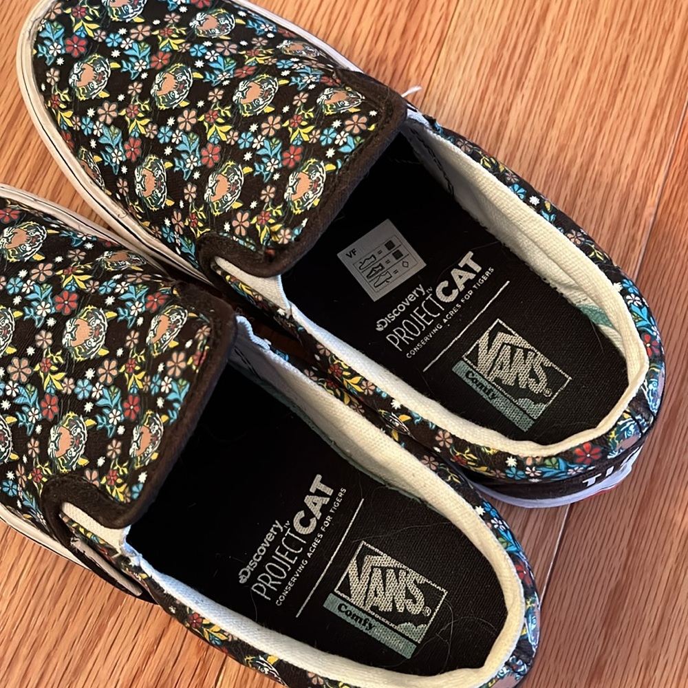 🌺 Vans Shoes - Picture 3 of 15